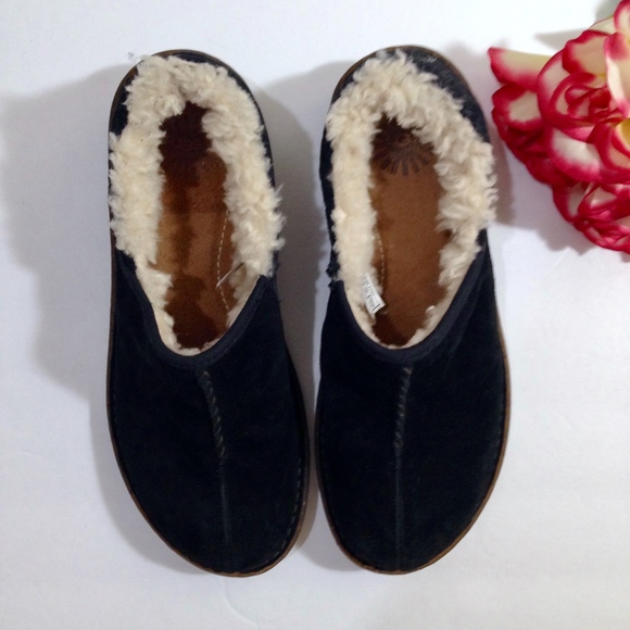 UGG Shoes - Womens UGG Black SUEDE Sheepskin Slip Ons Size 10